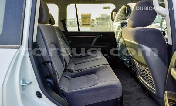 Acheter Import Voiture Toyota Land Cruiser Blanc à Import - Dubai, Barh el Gazel Acheter Import Voiture Toyota Land Cruiser Blanc à Import - Dubai, Barh el Gazel