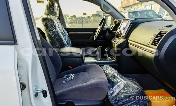Acheter Import Voiture Toyota Land Cruiser Blanc à Import - Dubai, Barh el Gazel Acheter Import Voiture Toyota Land Cruiser Blanc à Import - Dubai, Barh el Gazel