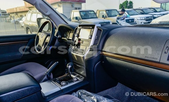 Acheter Import Voiture Toyota Land Cruiser Blanc à Import - Dubai, Barh el Gazel Acheter Import Voiture Toyota Land Cruiser Blanc à Import - Dubai, Barh el Gazel