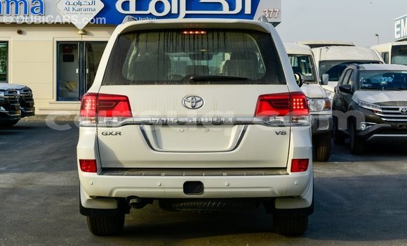 Acheter Import Voiture Toyota Land Cruiser Blanc à Import - Dubai, Barh el Gazel Acheter Import Voiture Toyota Land Cruiser Blanc à Import - Dubai, Barh el Gazel