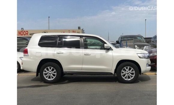 Acheter Import Voiture Toyota Land Cruiser Blanc à Import - Dubai, Barh el Gazel Acheter Import Voiture Toyota Land Cruiser Blanc à Import - Dubai, Barh el Gazel