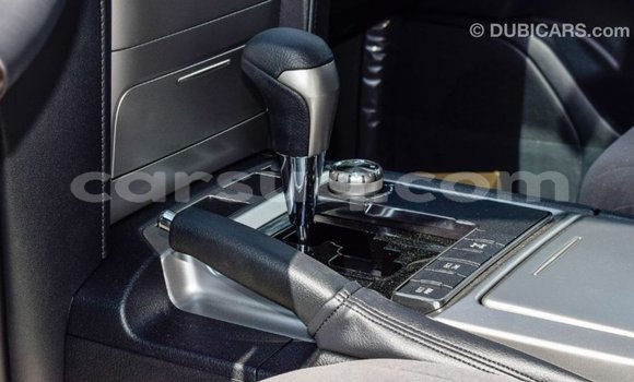 Acheter Import Voiture Toyota Land Cruiser Noir à Import - Dubai, Barh el Gazel Acheter Import Voiture Toyota Land Cruiser Noir à Import - Dubai, Barh el Gazel