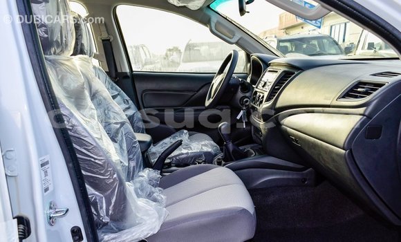Acheter Import Voiture Mitsubishi L200 Blanc à Import - Dubai, Barh el Gazel Acheter Import Voiture Mitsubishi L200 Blanc à Import - Dubai, Barh el Gazel