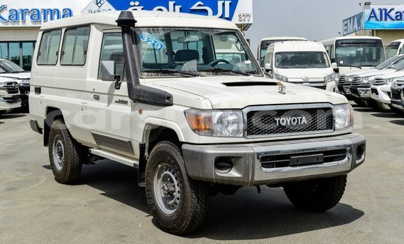 Acheter Import Voiture Toyota Land Cruiser Blanc à Import - Dubai, Barh el Gazel Acheter Import Voiture Toyota Land Cruiser Blanc à Import - Dubai, Barh el Gazel