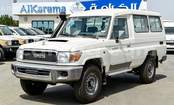 Acheter Import Voiture Toyota Land Cruiser Blanc à Import - Dubai, Barh el Gazel Acheter Import Voiture Toyota Land Cruiser Blanc à Import - Dubai, Barh el Gazel