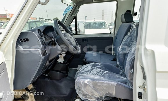 Acheter Import Voiture Toyota Land Cruiser Blanc à Import - Dubai, Barh el Gazel Acheter Import Voiture Toyota Land Cruiser Blanc à Import - Dubai, Barh el Gazel