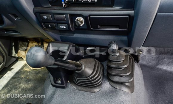 Acheter Import Voiture Toyota Land Cruiser Blanc à Import - Dubai, Barh el Gazel Acheter Import Voiture Toyota Land Cruiser Blanc à Import - Dubai, Barh el Gazel