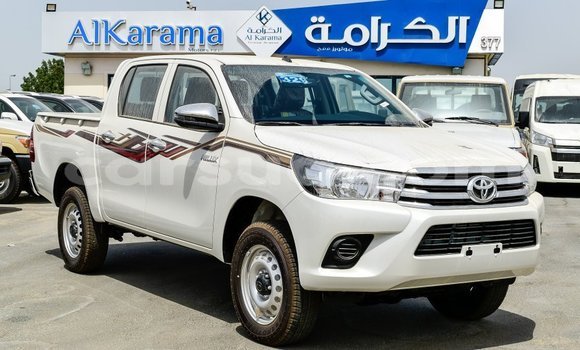 Acheter Import Voiture Toyota Hilux Blanc à Import - Dubai, Barh el Gazel Acheter Import Voiture Toyota Hilux Blanc à Import - Dubai, Barh el Gazel