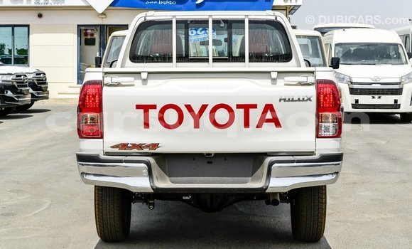 Acheter Import Voiture Toyota Hilux Blanc à Import - Dubai, Barh el Gazel Acheter Import Voiture Toyota Hilux Blanc à Import - Dubai, Barh el Gazel
