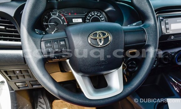 Acheter Import Voiture Toyota Hilux Blanc à Import - Dubai, Barh el Gazel Acheter Import Voiture Toyota Hilux Blanc à Import - Dubai, Barh el Gazel