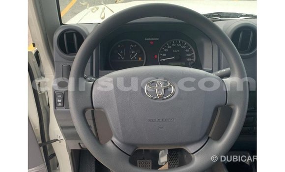Buy Import Toyota Land Cruiser White Car in Import - Dubai in Barh el Gazel Buy Import Toyota Land Cruiser White Car in Import - Dubai in Barh el Gazel