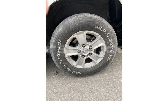 Acheter Import Voiture Toyota Sequoia Blanc à Import - Dubai, Barh el Gazel Acheter Import Voiture Toyota Sequoia Blanc à Import - Dubai, Barh el Gazel