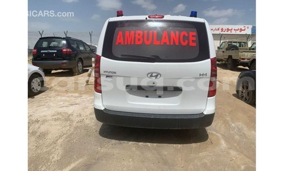 Acheter Import Voiture Hyundai Accent Blanc à Import - Dubai, Barh el Gazel Acheter Import Voiture Hyundai Accent Blanc à Import - Dubai, Barh el Gazel