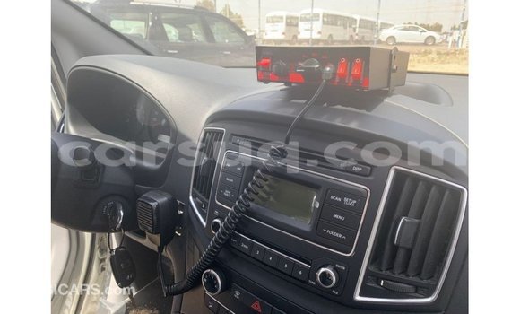 Acheter Import Voiture Hyundai Accent Blanc à Import - Dubai, Barh el Gazel Acheter Import Voiture Hyundai Accent Blanc à Import - Dubai, Barh el Gazel