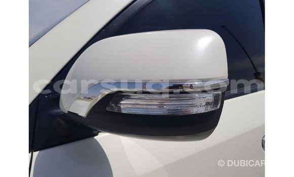 Acheter Import Voiture Toyota Land Cruiser Blanc à Import - Dubai, Barh el Gazel Acheter Import Voiture Toyota Land Cruiser Blanc à Import - Dubai, Barh el Gazel