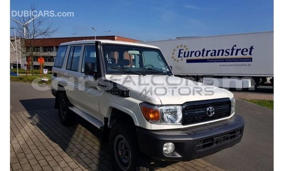 Acheter Import Voiture Toyota Land Cruiser Blanc à Import - Dubai, Barh el Gazel Acheter Import Voiture Toyota Land Cruiser Blanc à Import - Dubai, Barh el Gazel