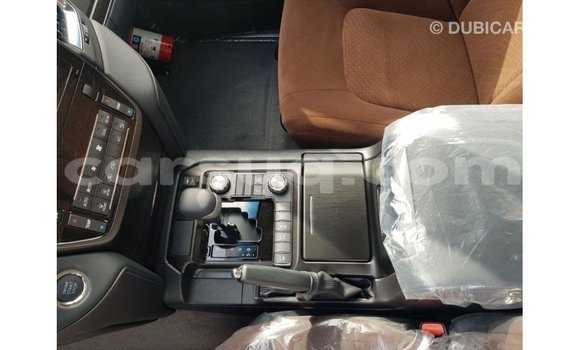 Acheter Import Voiture Toyota Land Cruiser Noir à Import - Dubai, Barh el Gazel Acheter Import Voiture Toyota Land Cruiser Noir à Import - Dubai, Barh el Gazel