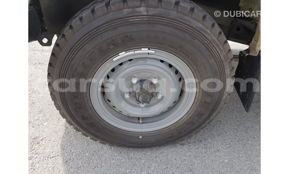 Acheter Import Voiture Toyota Land Cruiser Beige à Import - Dubai, Barh el Gazel Acheter Import Voiture Toyota Land Cruiser Beige à Import - Dubai, Barh el Gazel