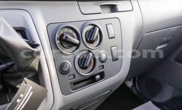 Acheter Import Voiture Nissan Urvan Blanc à Import - Dubai, Barh el Gazel Acheter Import Voiture Nissan Urvan Blanc à Import - Dubai, Barh el Gazel