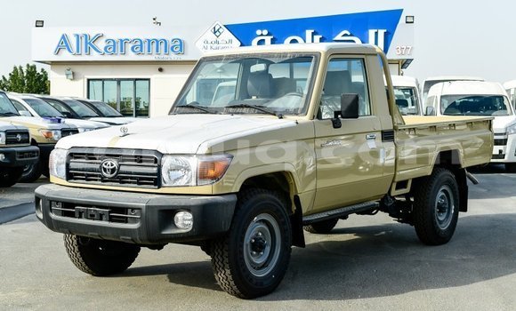 Acheter Import Voiture Toyota Land Cruiser Beige à Import - Dubai, Barh el Gazel Acheter Import Voiture Toyota Land Cruiser Beige à Import - Dubai, Barh el Gazel