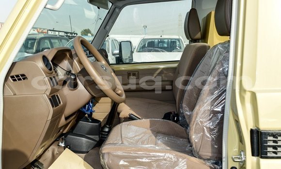 Acheter Import Voiture Toyota Land Cruiser Beige à Import - Dubai, Barh el Gazel Acheter Import Voiture Toyota Land Cruiser Beige à Import - Dubai, Barh el Gazel