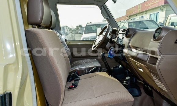 Acheter Import Voiture Toyota Land Cruiser Beige à Import - Dubai, Barh el Gazel Acheter Import Voiture Toyota Land Cruiser Beige à Import - Dubai, Barh el Gazel