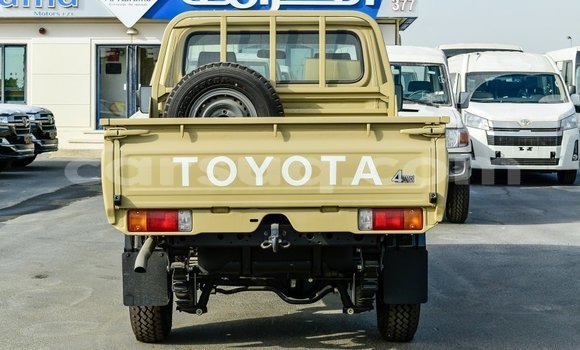 Acheter Import Voiture Toyota Land Cruiser Beige à Import - Dubai, Barh el Gazel Acheter Import Voiture Toyota Land Cruiser Beige à Import - Dubai, Barh el Gazel
