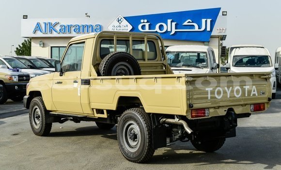 Acheter Import Voiture Toyota Land Cruiser Beige à Import - Dubai, Barh el Gazel Acheter Import Voiture Toyota Land Cruiser Beige à Import - Dubai, Barh el Gazel