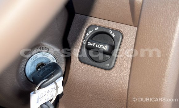 Acheter Import Voiture Toyota Land Cruiser Beige à Import - Dubai, Barh el Gazel Acheter Import Voiture Toyota Land Cruiser Beige à Import - Dubai, Barh el Gazel