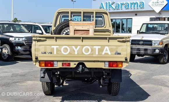 Acheter Import Voiture Toyota Land Cruiser Beige à Import - Dubai, Barh el Gazel Acheter Import Voiture Toyota Land Cruiser Beige à Import - Dubai, Barh el Gazel