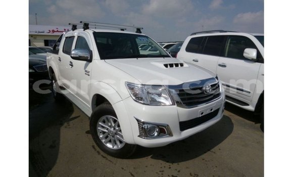 Acheter Import Voiture Toyota Hilux Blanc à Import - Dubai, Barh el Gazel Acheter Import Voiture Toyota Hilux Blanc à Import - Dubai, Barh el Gazel