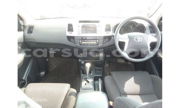 Acheter Import Voiture Toyota Hilux Blanc à Import - Dubai, Barh el Gazel Acheter Import Voiture Toyota Hilux Blanc à Import - Dubai, Barh el Gazel