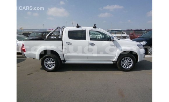 Acheter Import Voiture Toyota Hilux Blanc à Import - Dubai, Barh el Gazel Acheter Import Voiture Toyota Hilux Blanc à Import - Dubai, Barh el Gazel