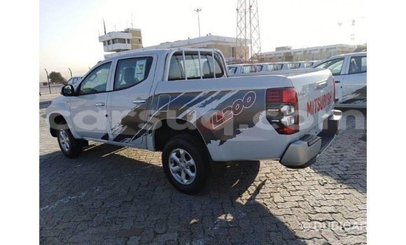 Buy Import Mitsubishi L200 White Car in Import - Dubai in Barh el Gazel Buy Import Mitsubishi L200 White Car in Import - Dubai in Barh el Gazel