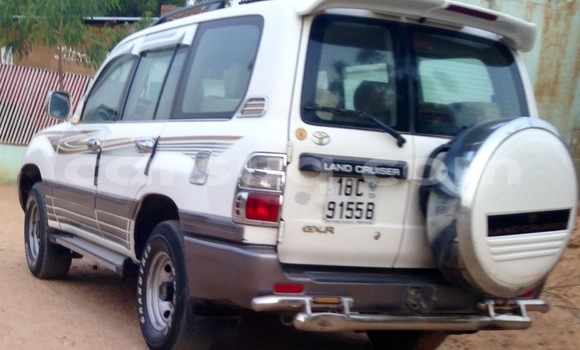 Acheter Neuf Voiture Toyota Land Cruiser Blanc à N'Djamena au Tchad Acheter Neuf Voiture Toyota Land Cruiser Blanc à N'Djamena au Tchad