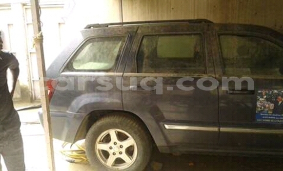 Acheter Neuf Voiture Jeep Grand Cherokee Bleu à N'Djamena au Tchad Acheter Neuf Voiture Jeep Grand Cherokee Bleu à N'Djamena au Tchad