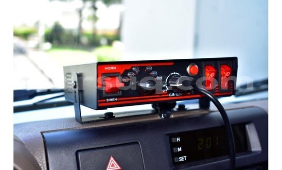 Acheter Import Voiture Toyota Land Cruiser Blanc à Import - Dubai, Barh el Gazel Acheter Import Voiture Toyota Land Cruiser Blanc à Import - Dubai, Barh el Gazel