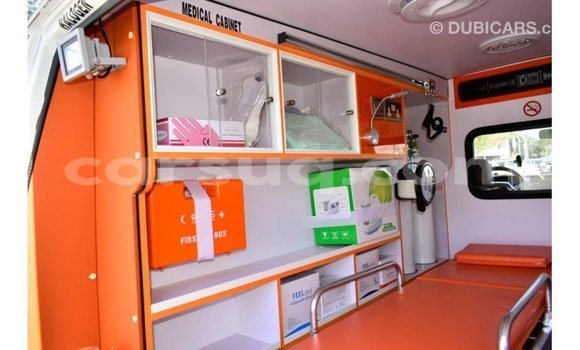 Acheter Import Voiture Toyota Land Cruiser Blanc à Import - Dubai, Barh el Gazel Acheter Import Voiture Toyota Land Cruiser Blanc à Import - Dubai, Barh el Gazel