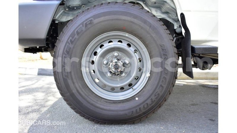 Big with watermark toyota land cruiser barh el gazel import dubai 3076