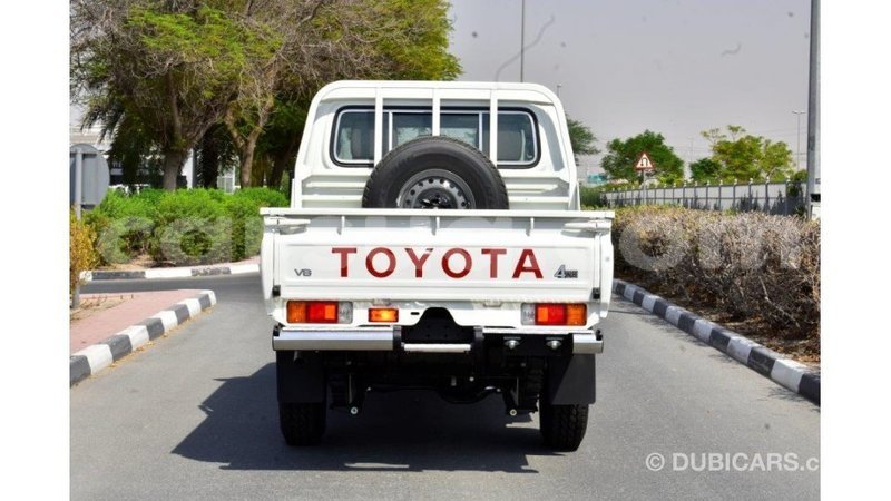 Big with watermark toyota land cruiser barh el gazel import dubai 3076