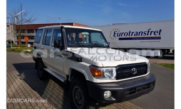 Acheter Import Voiture Toyota Land Cruiser Blanc à Import - Dubai, Barh el Gazel Acheter Import Voiture Toyota Land Cruiser Blanc à Import - Dubai, Barh el Gazel