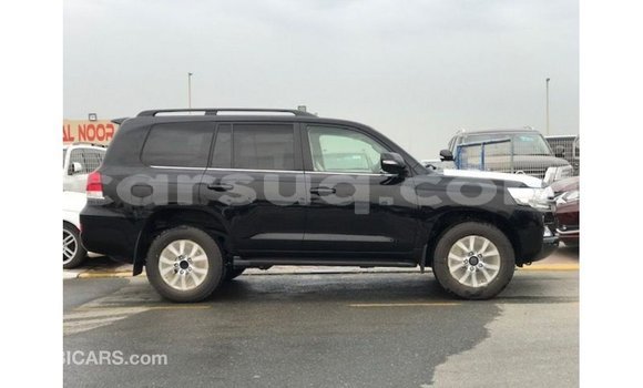 Acheter Import Voiture Toyota Land Cruiser Noir à Import - Dubai, Barh el Gazel Acheter Import Voiture Toyota Land Cruiser Noir à Import - Dubai, Barh el Gazel