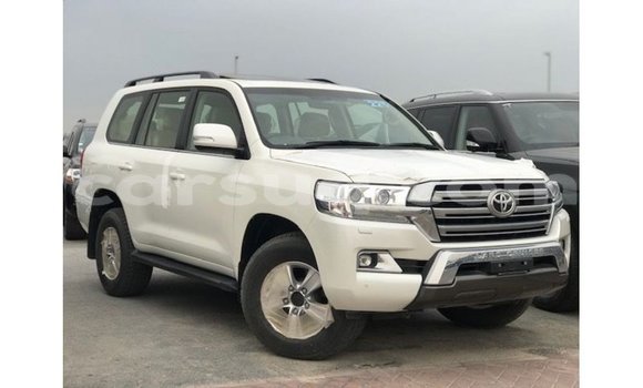 Acheter Import Voiture Toyota Land Cruiser Blanc à Import - Dubai, Barh el Gazel Acheter Import Voiture Toyota Land Cruiser Blanc à Import - Dubai, Barh el Gazel