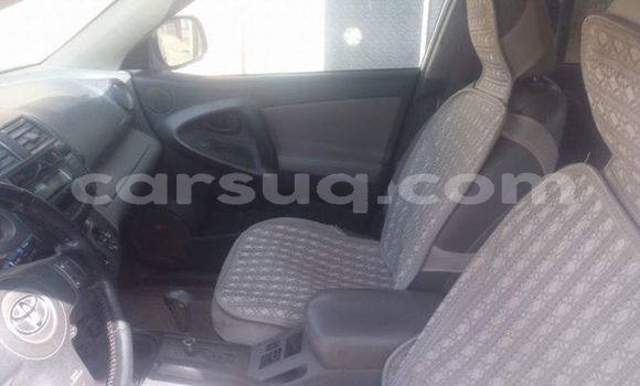 Acheter Occasion Voiture Toyota RAV4 Blanc à N'Djamena au Tchad Acheter Occasion Voiture Toyota RAV4 Blanc à N'Djamena au Tchad