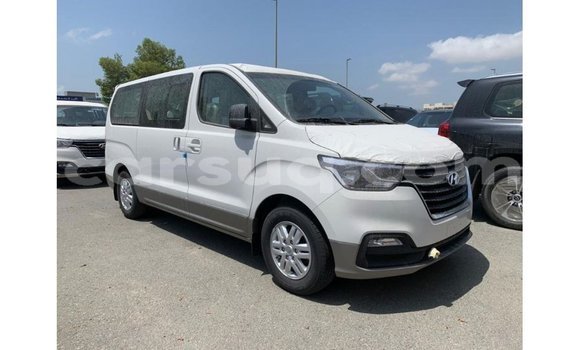 Buy Import Hyundai Accent White Car in Import - Dubai in Barh el Gazel Buy Import Hyundai Accent White Car in Import - Dubai in Barh el Gazel