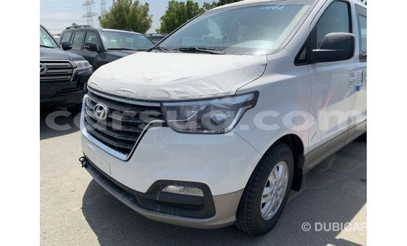 Buy Import Hyundai Accent White Car in Import - Dubai in Barh el Gazel Buy Import Hyundai Accent White Car in Import - Dubai in Barh el Gazel