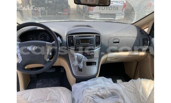 Buy Import Hyundai Accent White Car in Import - Dubai in Barh el Gazel Buy Import Hyundai Accent White Car in Import - Dubai in Barh el Gazel