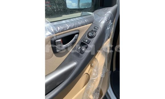 Buy Import Hyundai Accent White Car in Import - Dubai in Barh el Gazel Buy Import Hyundai Accent White Car in Import - Dubai in Barh el Gazel