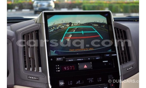 Acheter Import Voiture Toyota Land Cruiser Blanc à Import - Dubai, Barh el Gazel Acheter Import Voiture Toyota Land Cruiser Blanc à Import - Dubai, Barh el Gazel