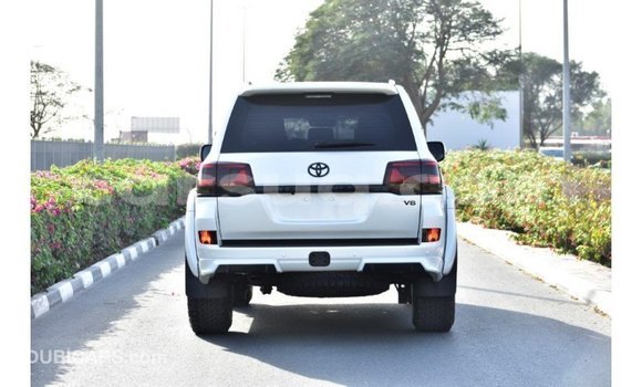 Acheter Import Voiture Toyota Land Cruiser Blanc à Import - Dubai, Barh el Gazel Acheter Import Voiture Toyota Land Cruiser Blanc à Import - Dubai, Barh el Gazel